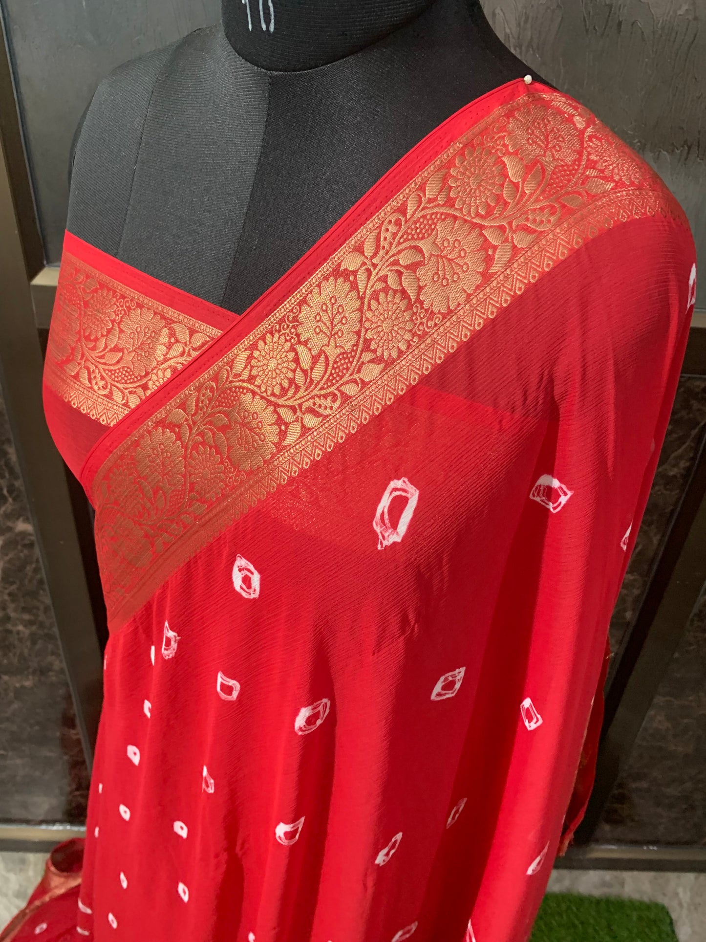 (Red)Chiffon bandhani saree