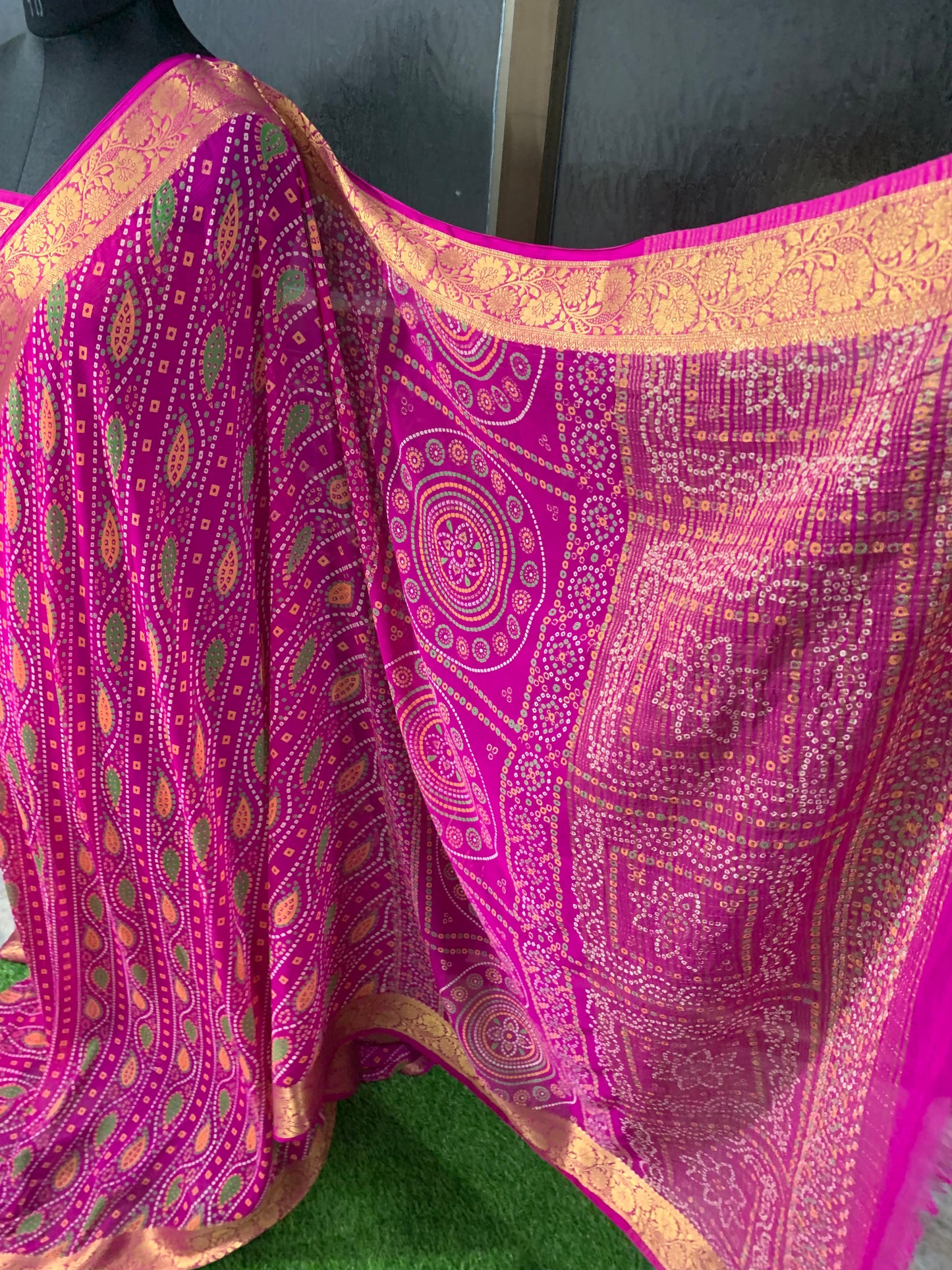 (Rani)Printed bandhani chiffon saree