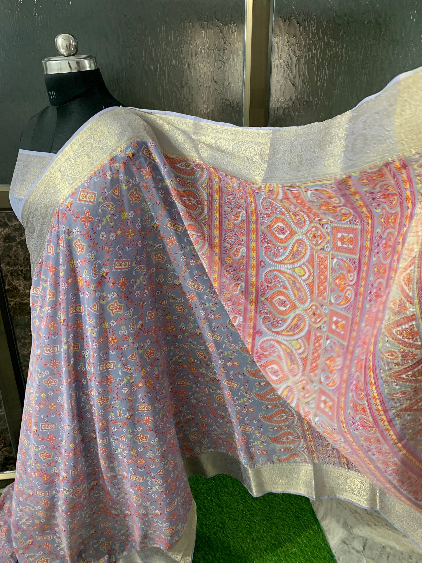 (Grey)Printed chiffon saree